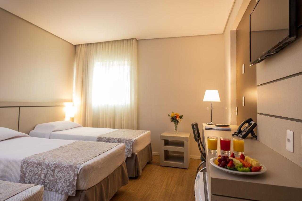פוז דו איגואסו Viale Tower Hotel מראה חיצוני תמונה