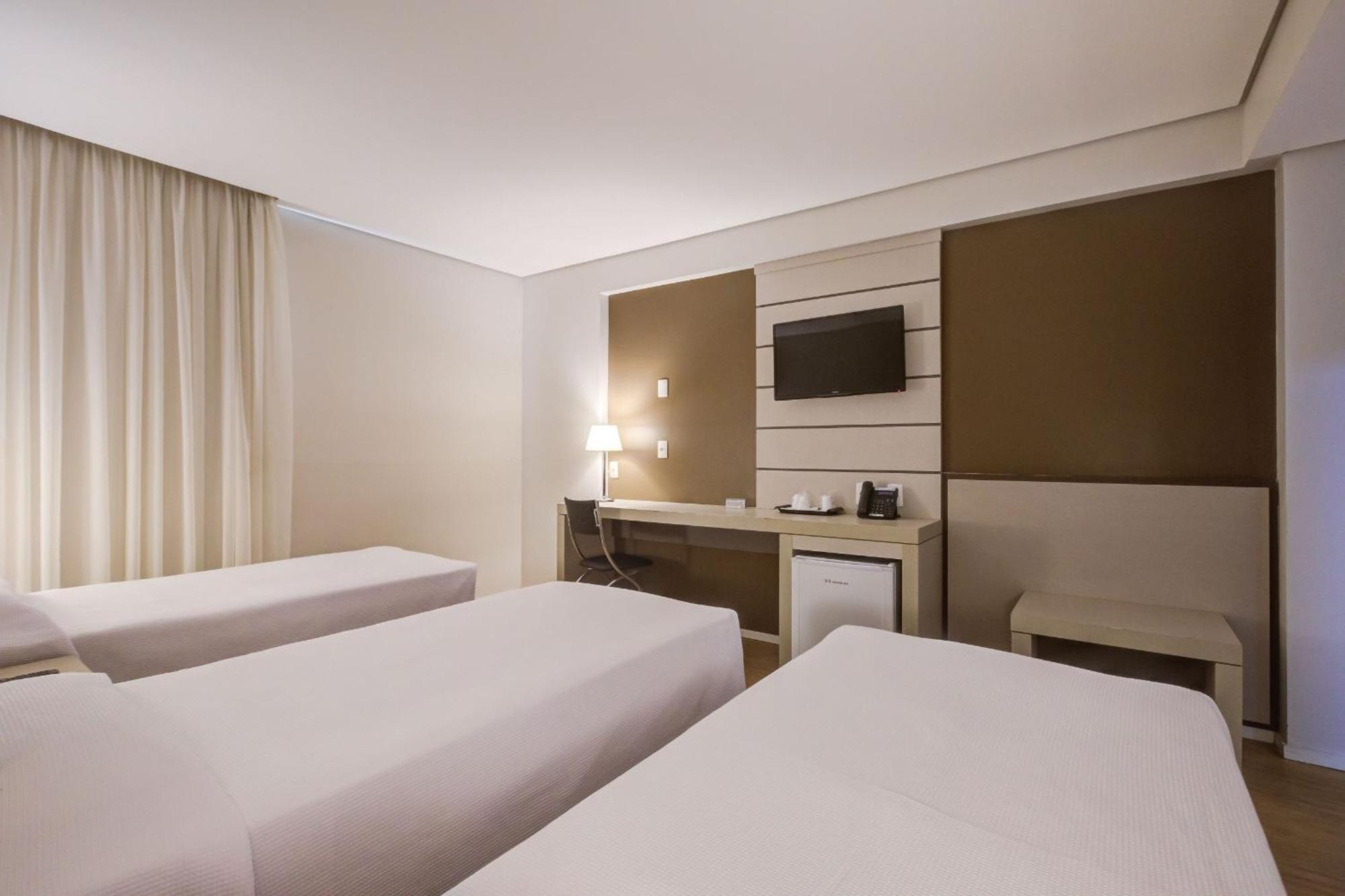 פוז דו איגואסו Viale Tower Hotel מראה חיצוני תמונה